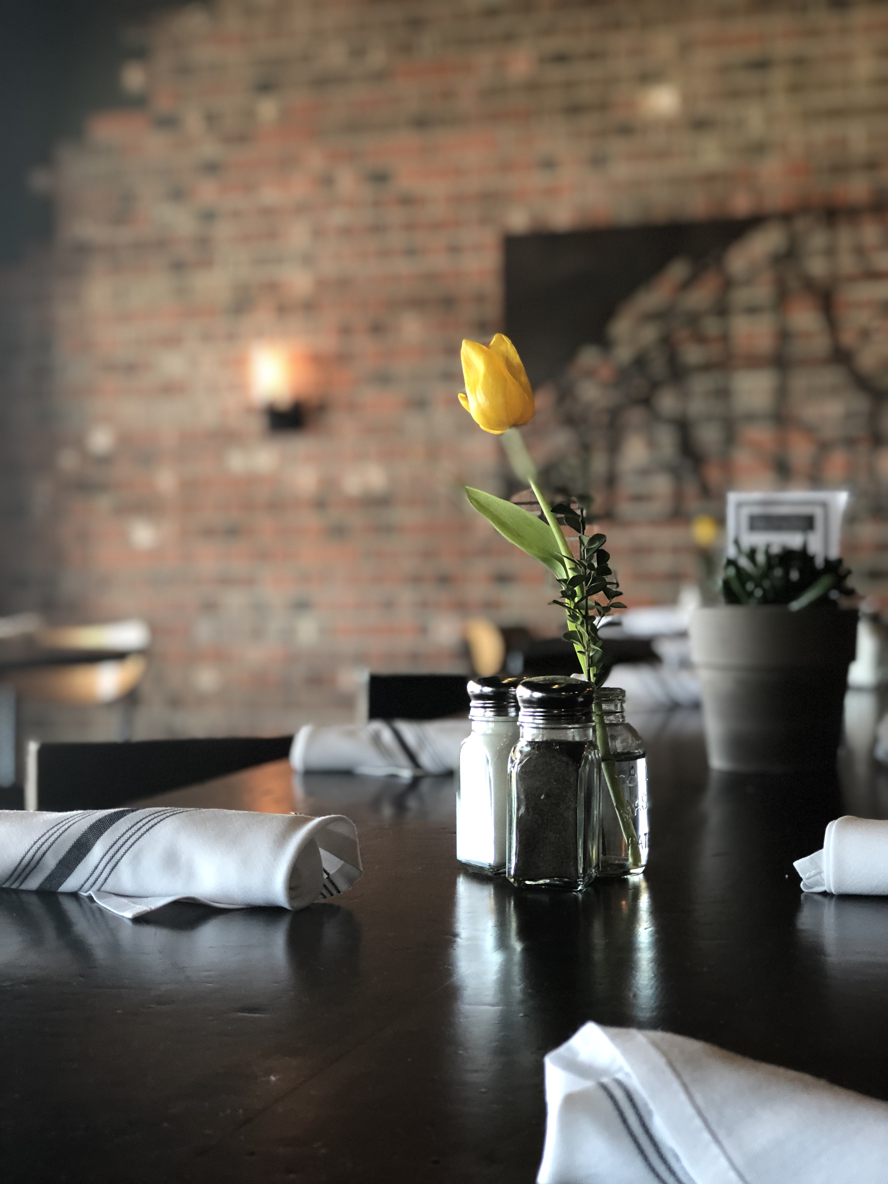 Restaurant atmosphere 1